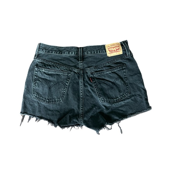 Levi 501 Black Shorts - Picture 3 of 4